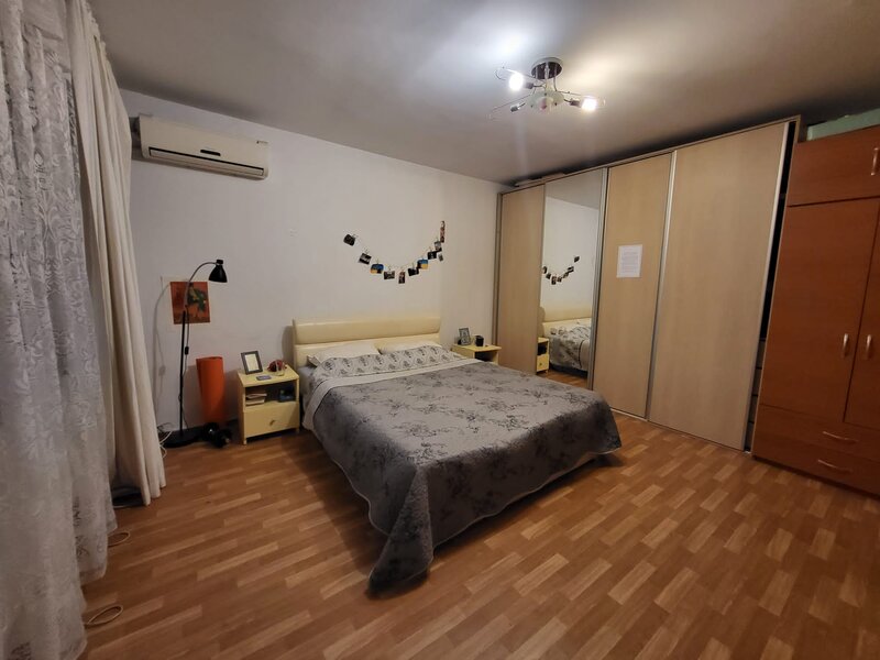 Secuilor 11 A, Bl. B7, Berceni.